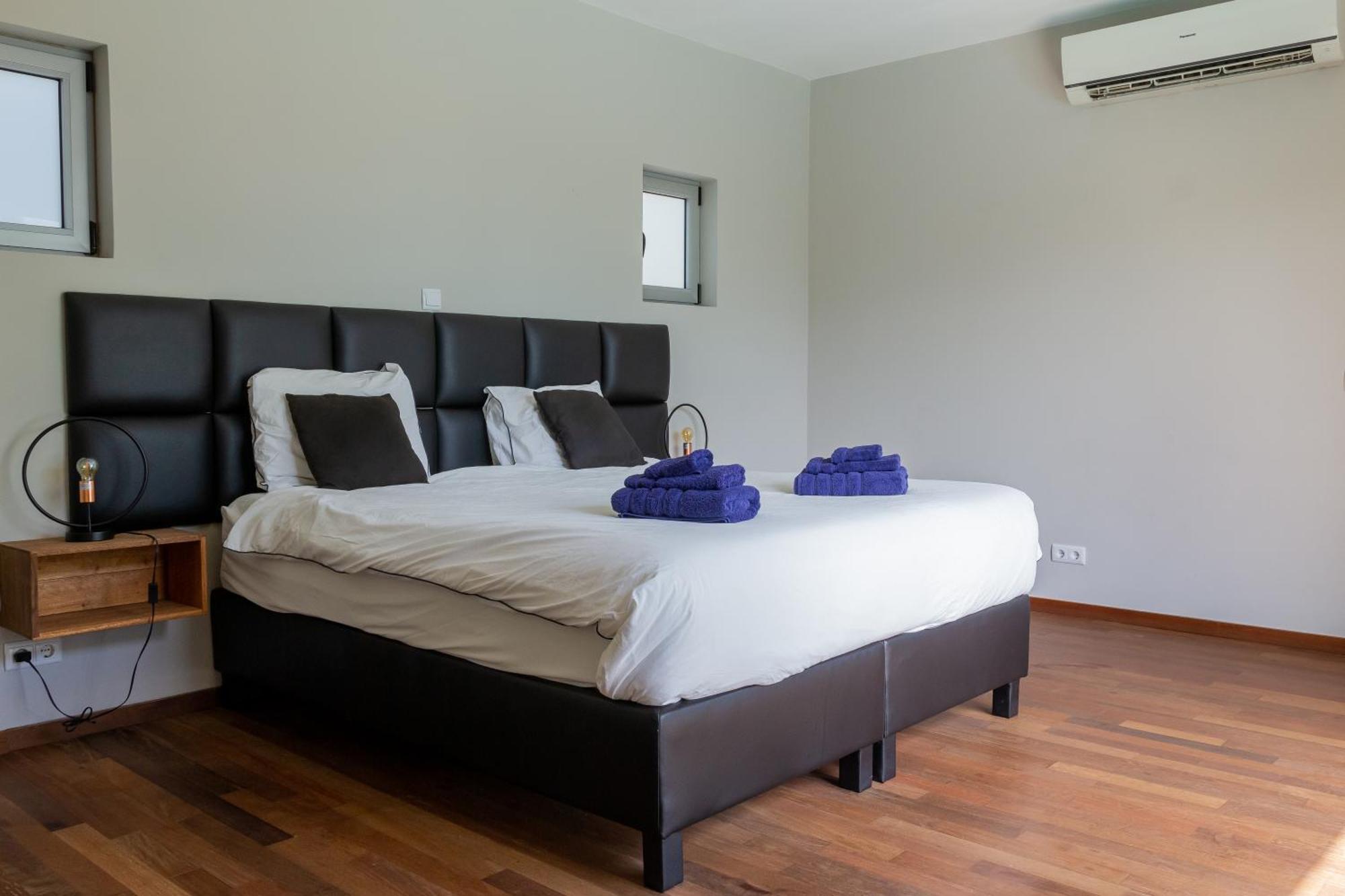 Stylish 4 Bedroom Modern Villa Design, Walking Distance From The Beach Jan Thiel Buitenkant foto