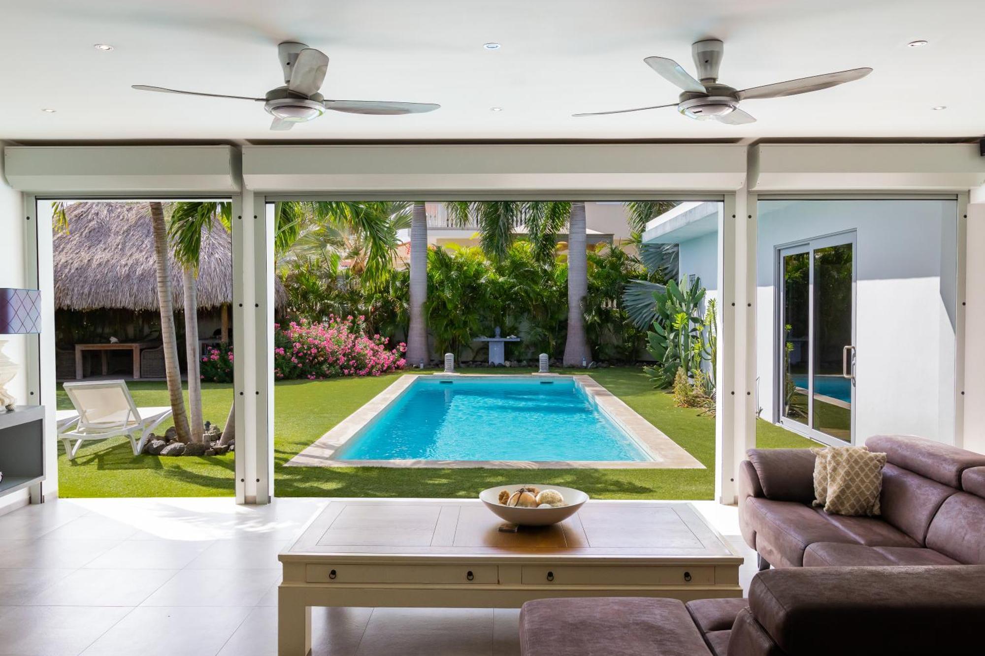 Stylish 4 Bedroom Modern Villa Design, Walking Distance From The Beach Jan Thiel Buitenkant foto