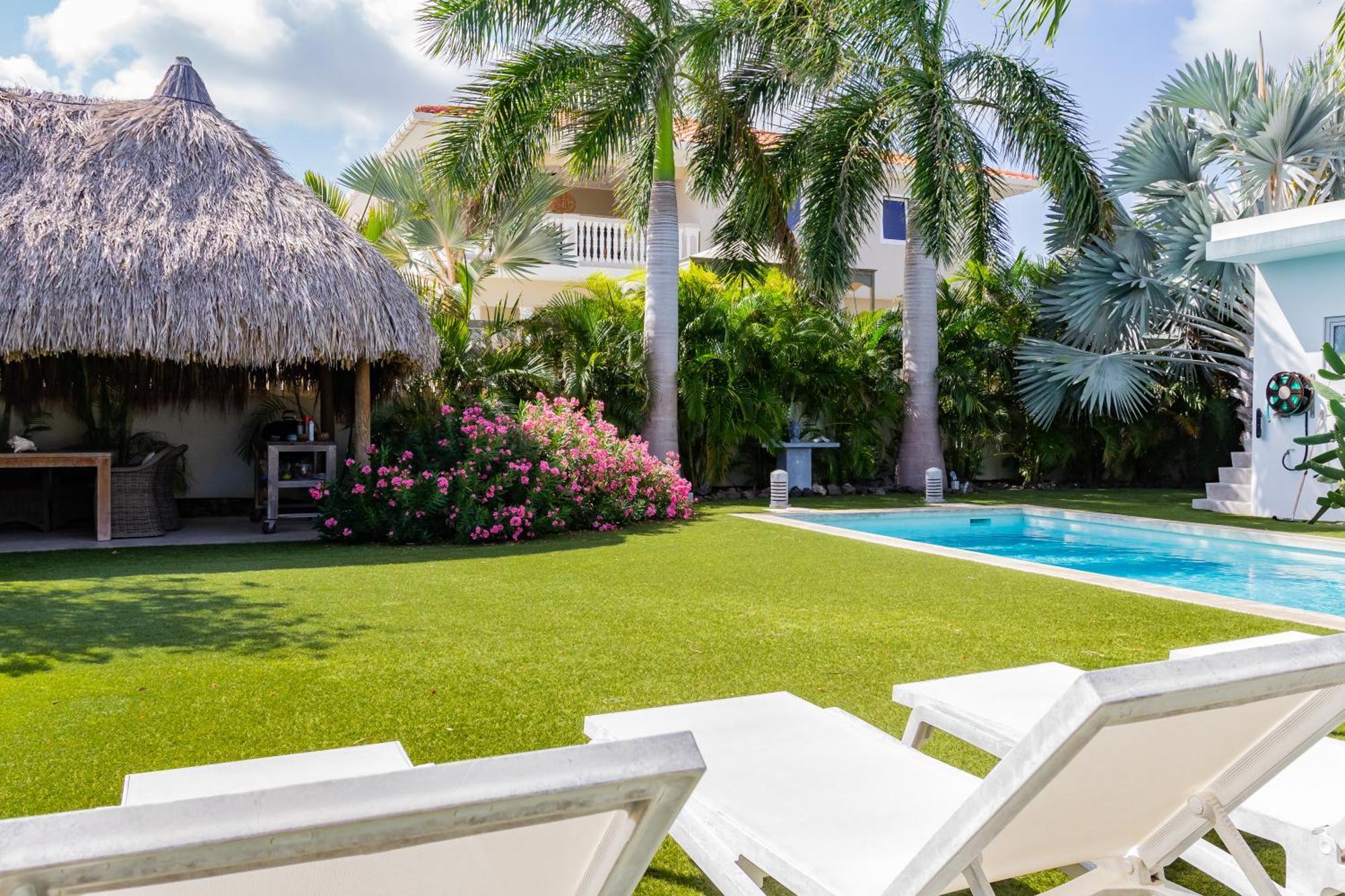 Stylish 4 Bedroom Modern Villa Design, Walking Distance From The Beach Jan Thiel Buitenkant foto