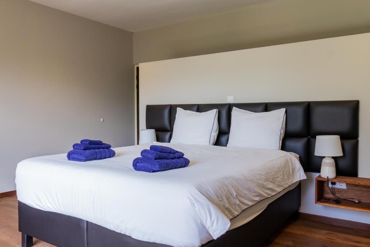 Stylish 4 Bedroom Modern Villa Design, Walking Distance From The Beach Jan Thiel Buitenkant foto