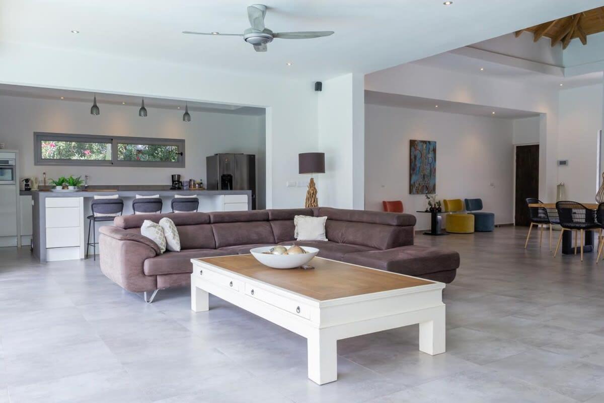 Stylish 4 Bedroom Modern Villa Design, Walking Distance From The Beach Jan Thiel Buitenkant foto